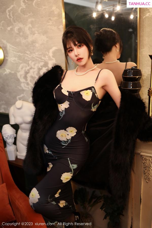   [XiuRen]高清写真图 2023.02.06 No.6220 桃桃子_ 黑丝美腿第3张图片